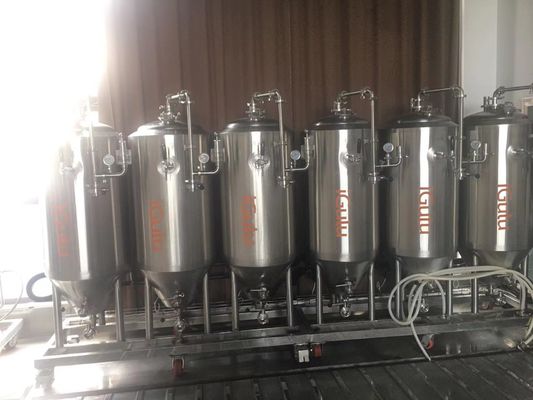 Ein guter Preis. 316L Edelstahl Bierfermentator, SS Brauerei Kegelfermentator mit Jacket Online